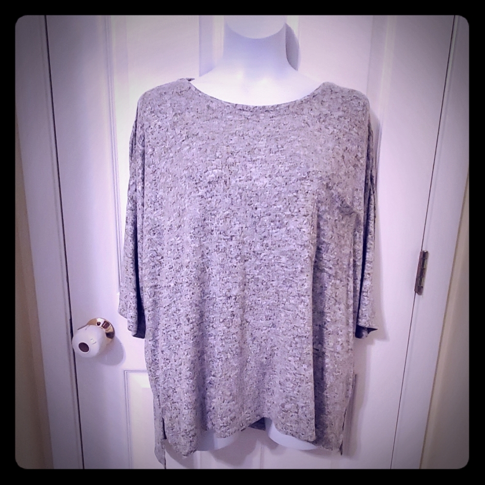 NWT Heather Grey Knit 3/4 Sleeve Pocket Top